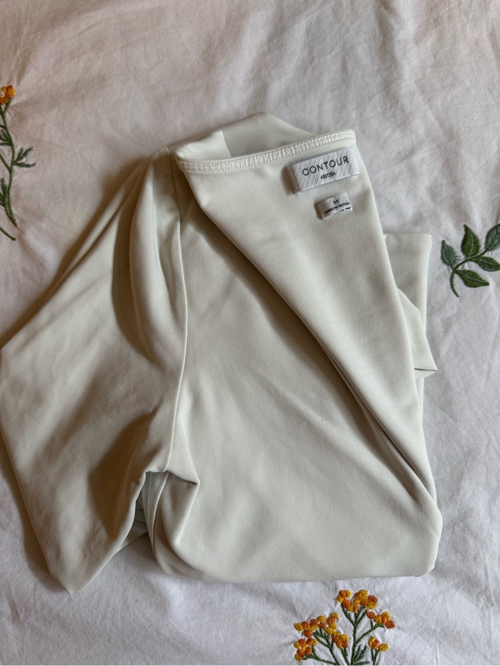 Aritzia CONTOUR Soft Off White Long Sleeve Top